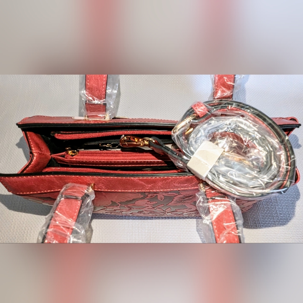 Cross Body Handbag - Picture 5 of 7
